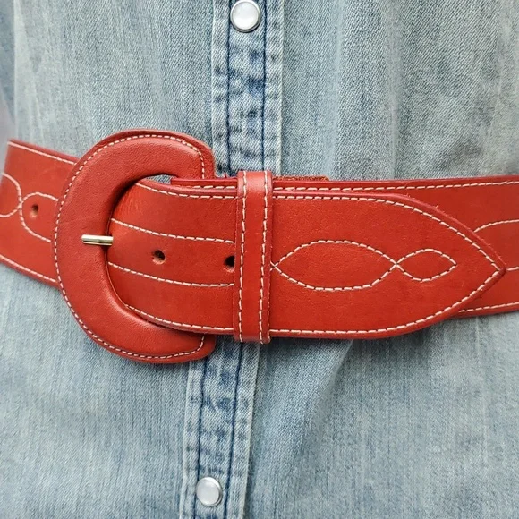 Charter Club Belt Genuine English Saddle Hide Leather in Red Vintage Laura Ashley Red English Saddle Hide Leather Belt  main image 2